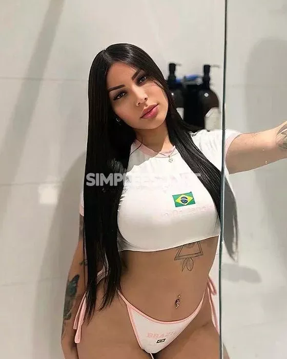 escort.it - Ragazza Brasiliana Sensuale: Eleganza, Gioco e Piacere Unici